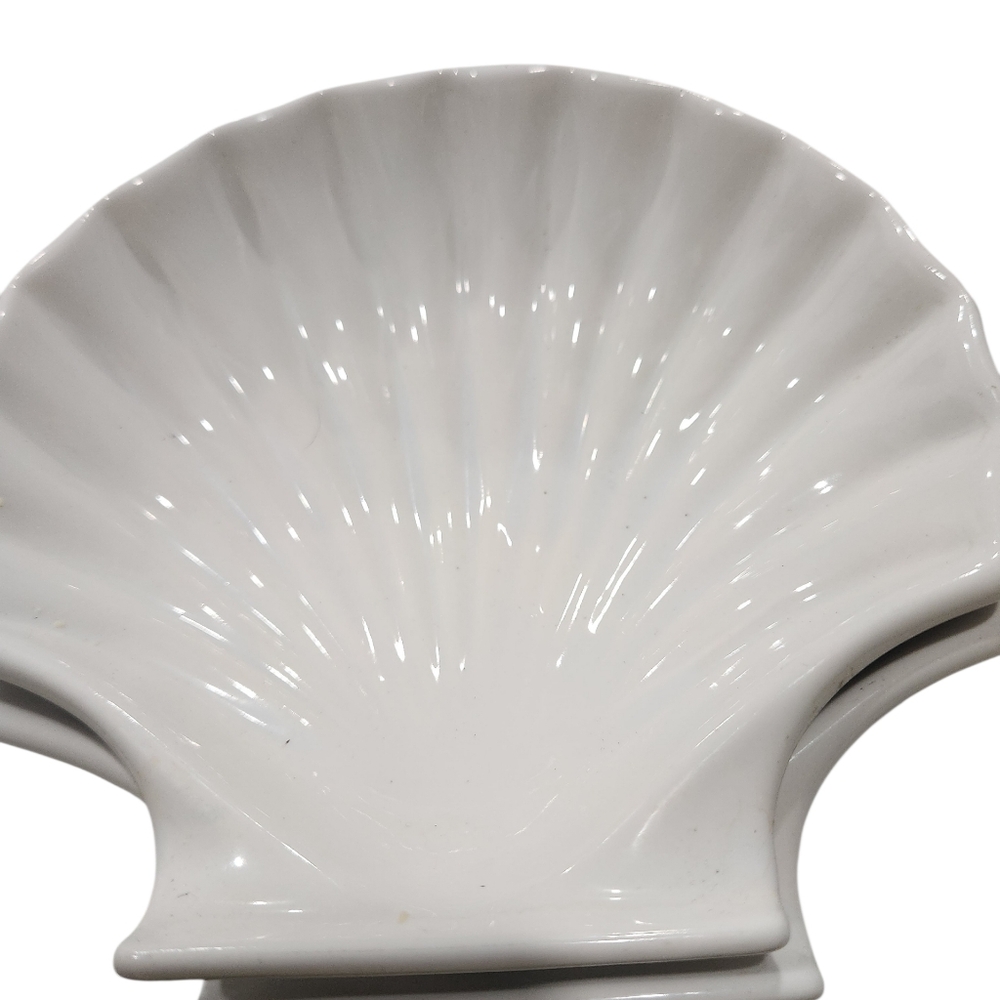VTG Shell-Shaped  Dish Set Of 2 Oven And Microwave Safe